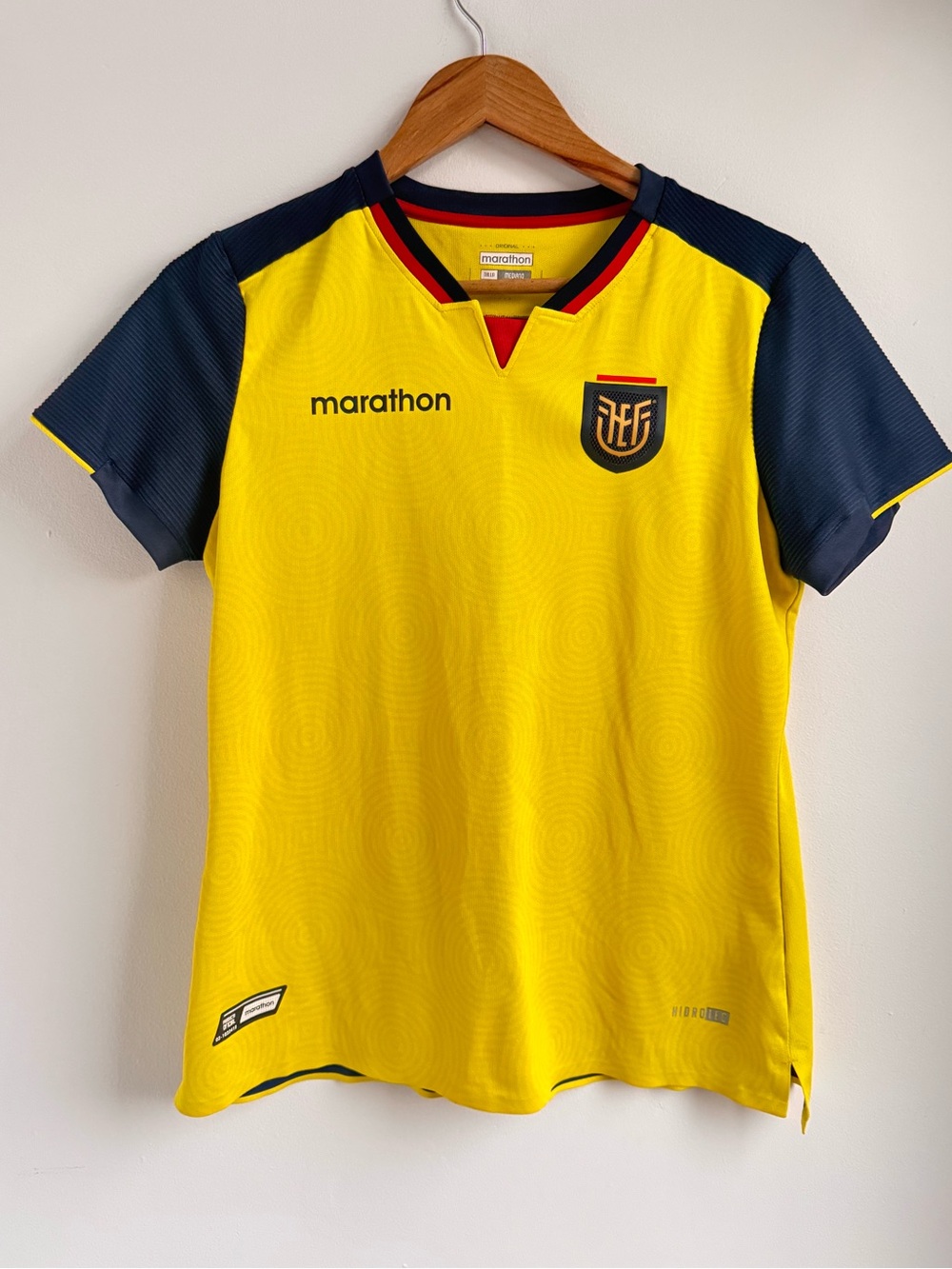 Ecuador National Team Soccer Football Jersey Marathon Mens Size Medium